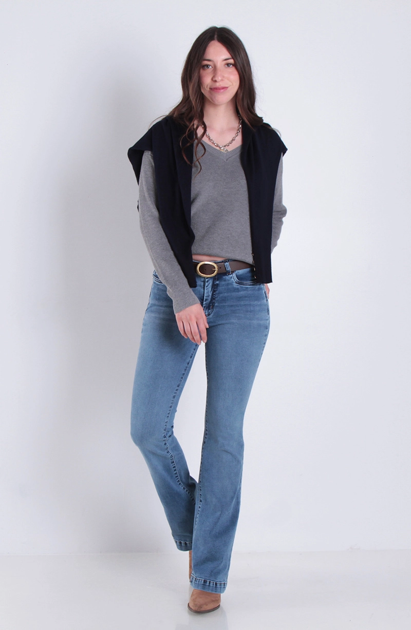 JEANS MUJER FLARE TIRO ALTO PRETINA BASICA 1 BOTON PUSH UP - 3
