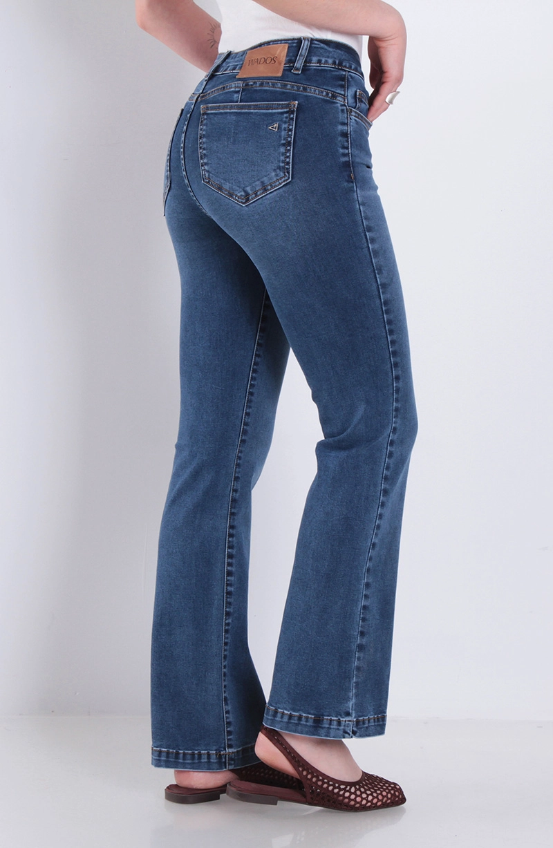 JEANS MUJER  RECTO TIRO BAJO PRETINA BASICA 1 BOTON - 4