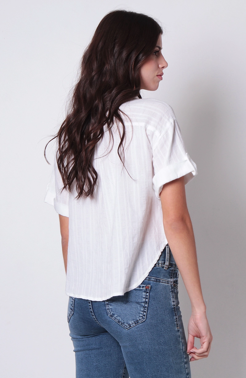 BLUSA MANGA CORTA  ABOTONADA EN DELANTERO CON BOLSILLO - 4