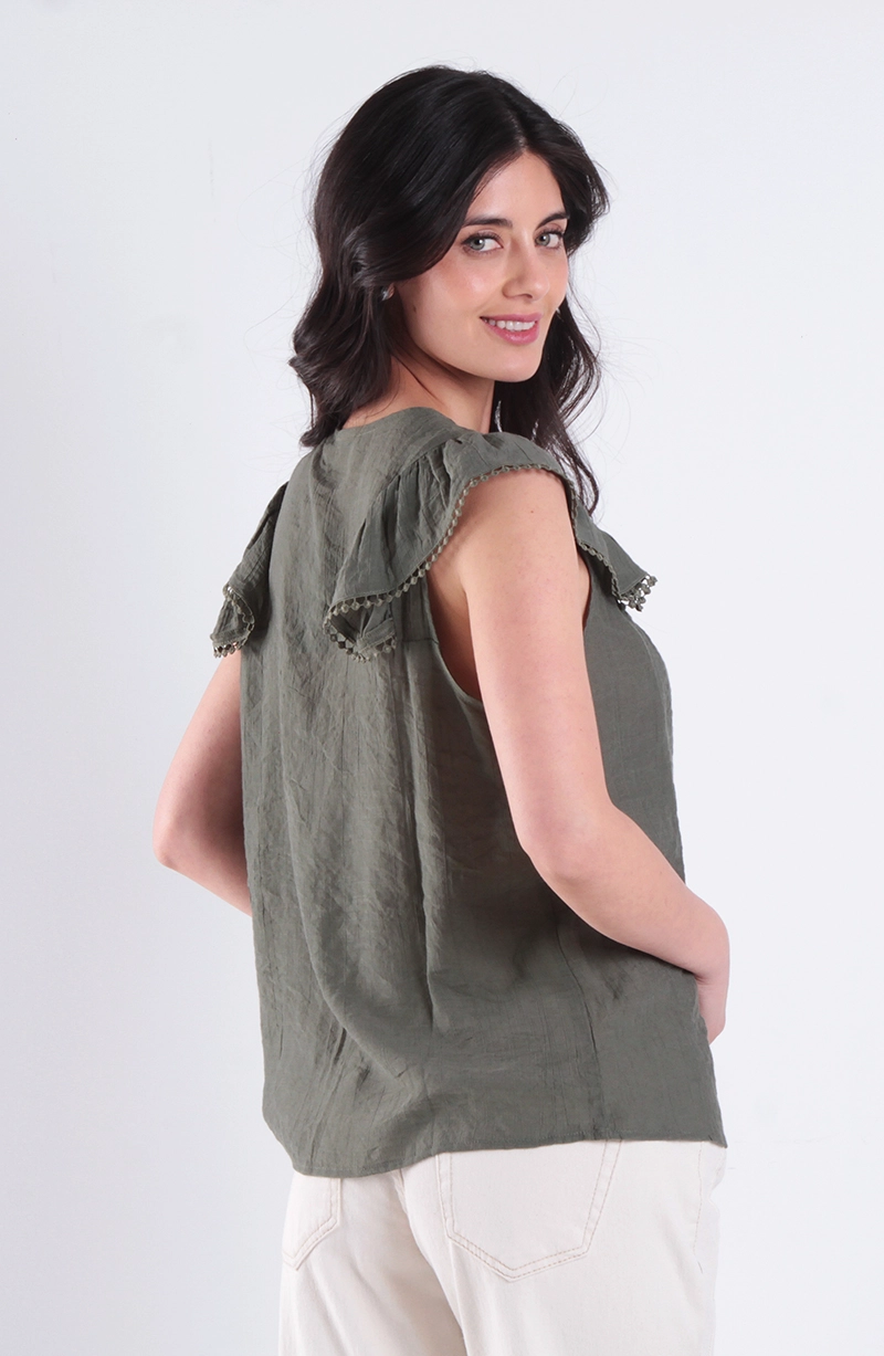 BLUSA MANGA CORTA ABOTONADO  CON ENCAJE EN DELANTERO - 4