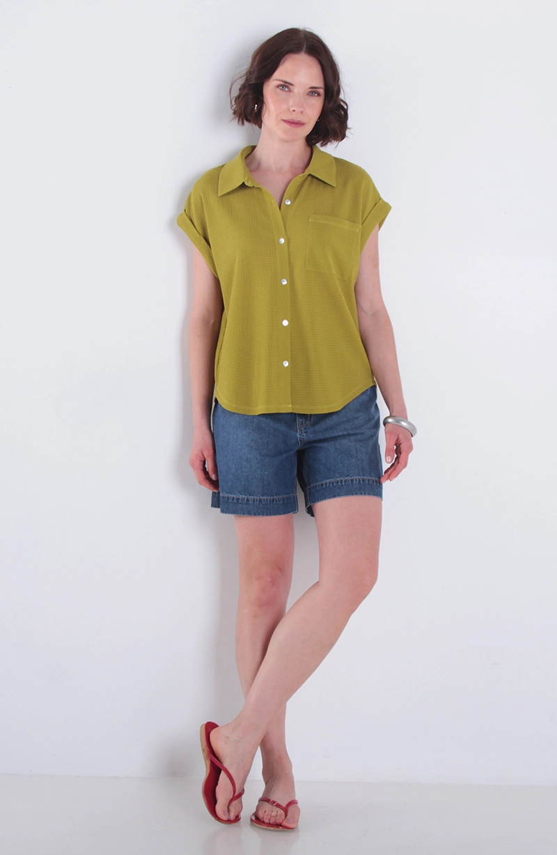 BLUSA MANGA CORTA ABOTONADA EN DELANTERO CON BOLSILLO - 3