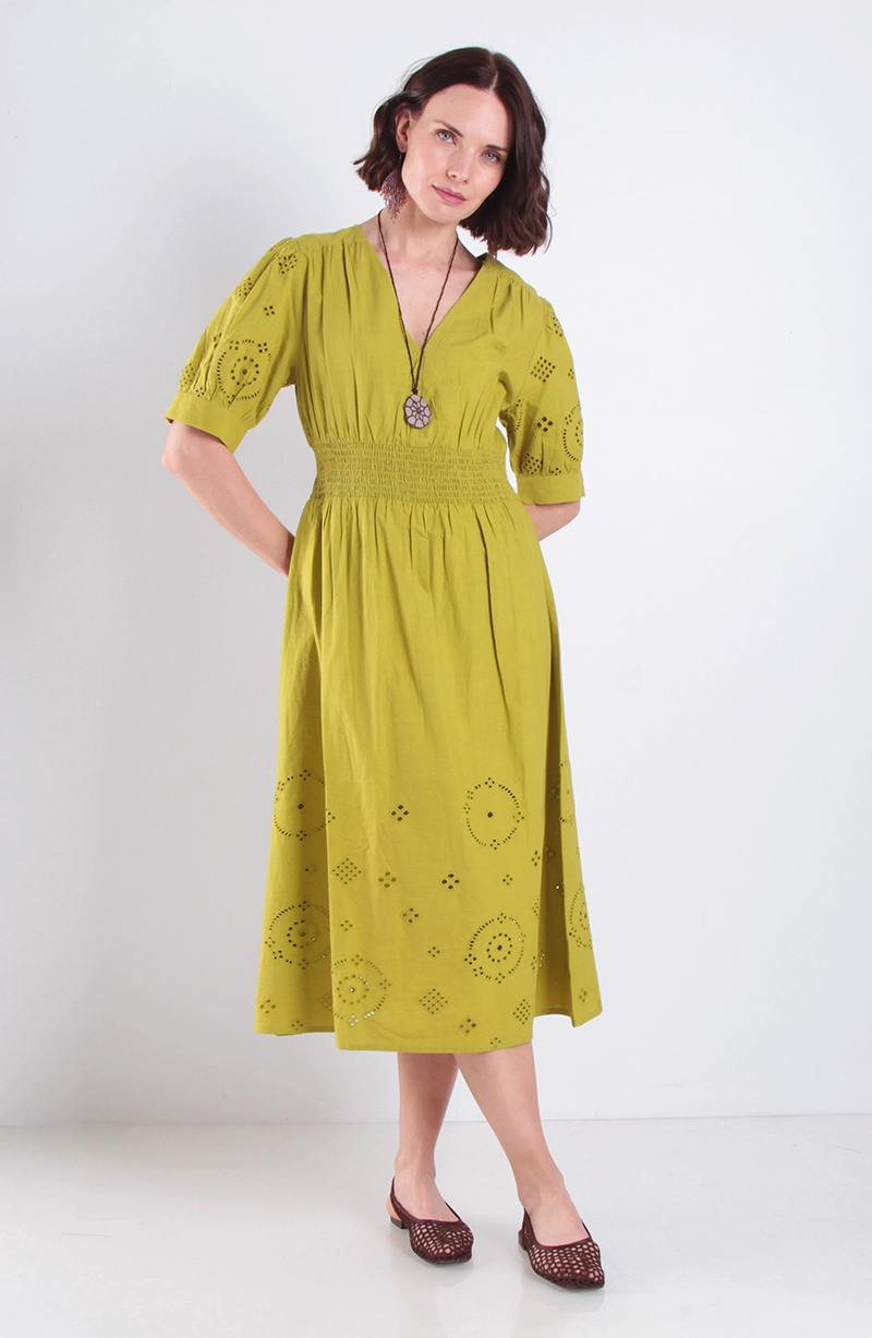 VESTIDO MANGA CORTA ESCOTE V CON APLICACION BRODERY - 1