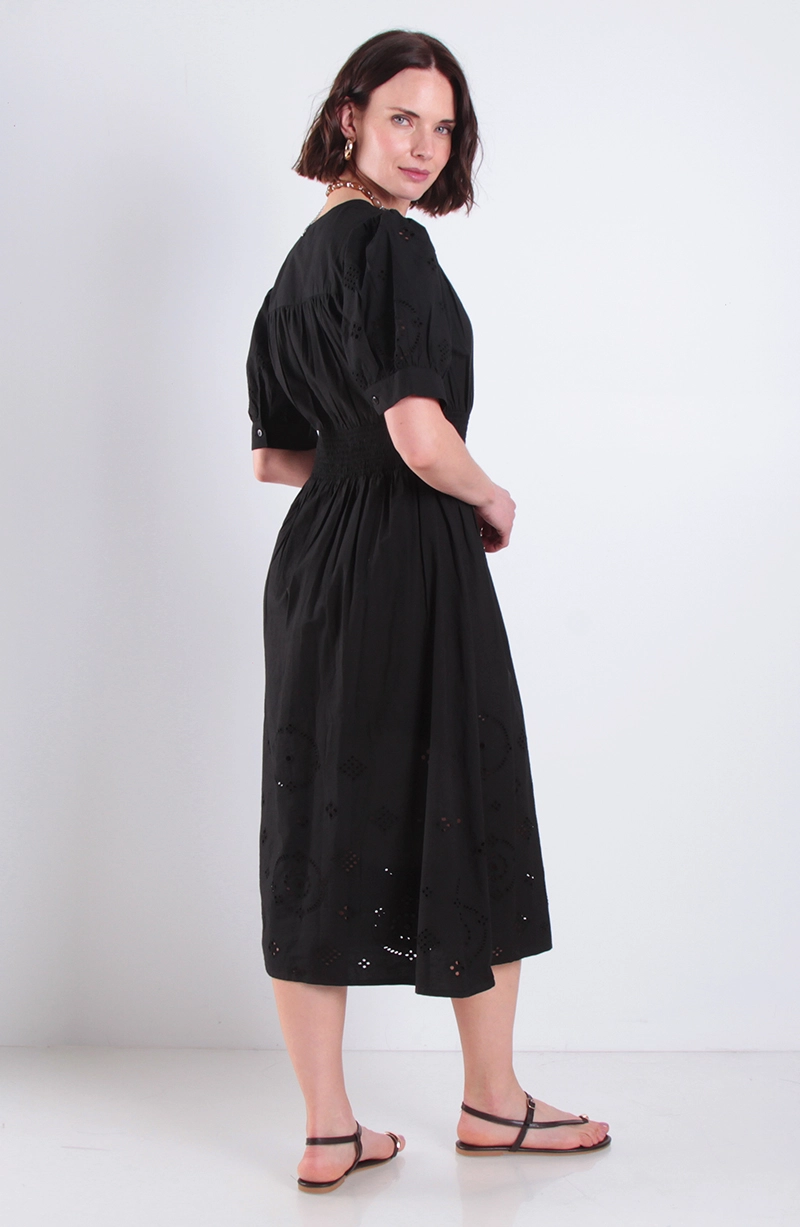 VESTIDO MANGA CORTA ESCOTE V CON APLICACION BRODERY - 4