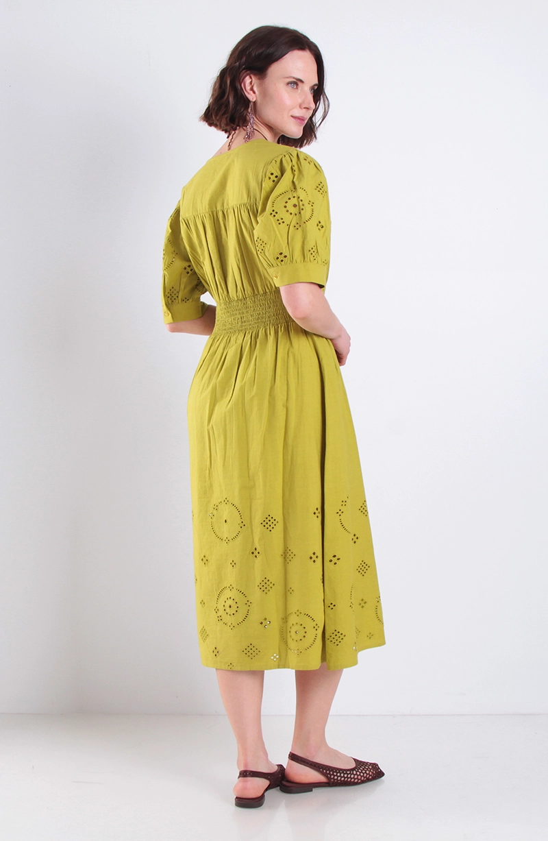 VESTIDO MANGA CORTA ESCOTE V CON APLICACION BRODERY - 4