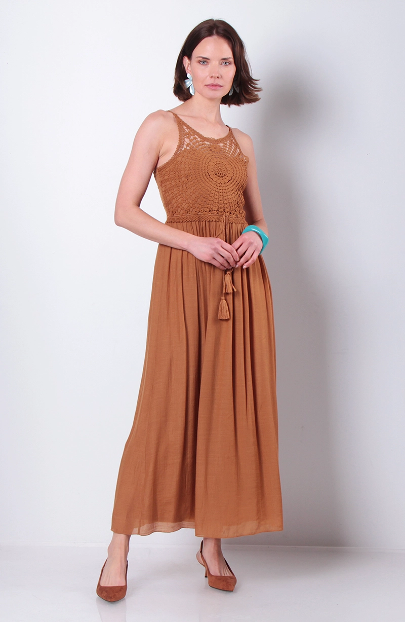 VESTIDO SIN MANGA ESCOTE REDONDO CON APLICACION EN BUSTO - 1