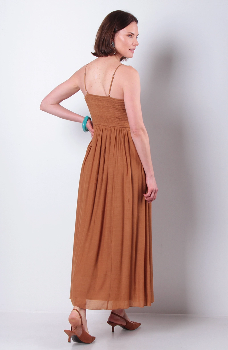 VESTIDO SIN MANGA ESCOTE REDONDO CON APLICACION EN BUSTO - 4