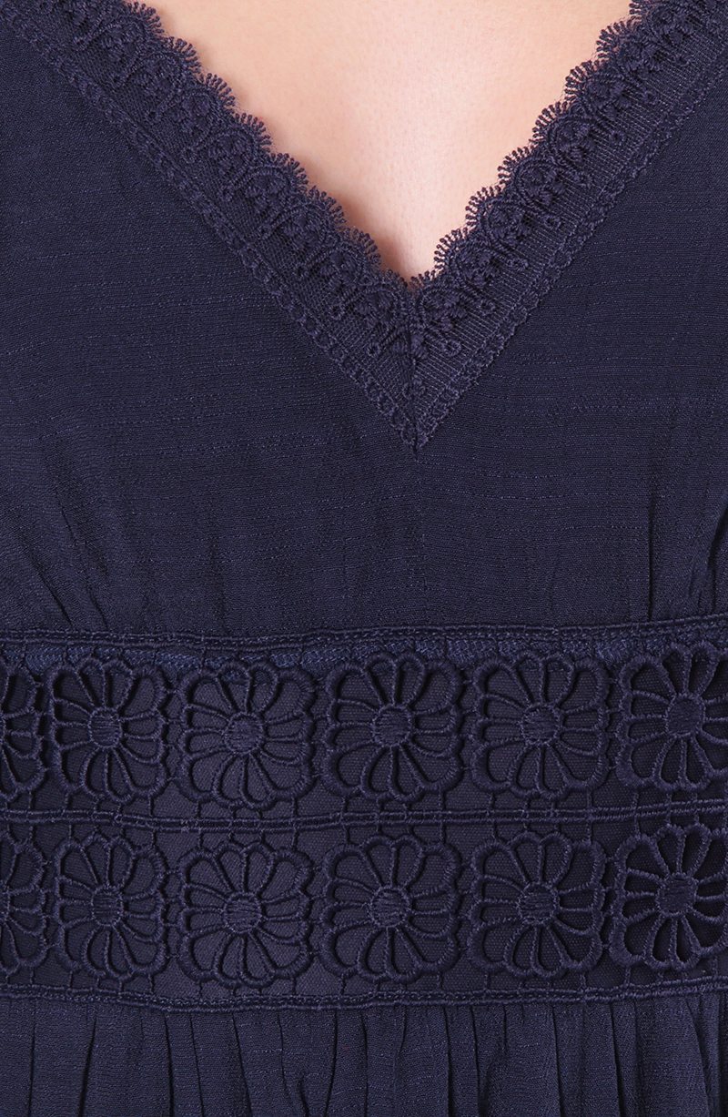 VESTIDO SIN MANGA ESCOTE V - 2