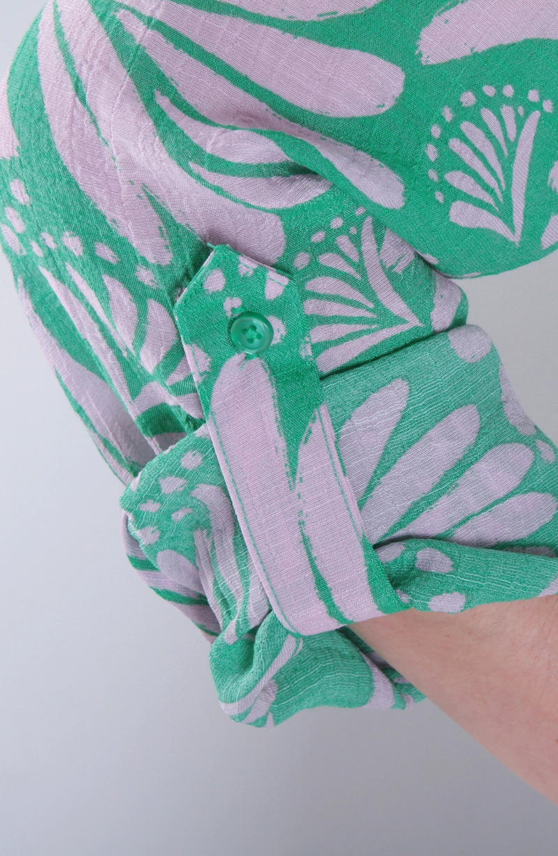 BLUSA MANGA LARGA ESTAMPADA CON BOLSILLO - 2