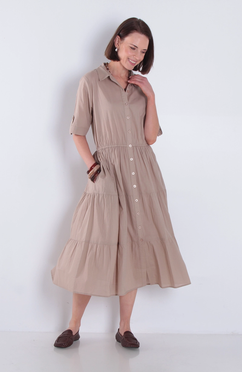 VESTIDO MANGA CORTA ABOTONADO Y CON CINTURA ELASTICADA - 1