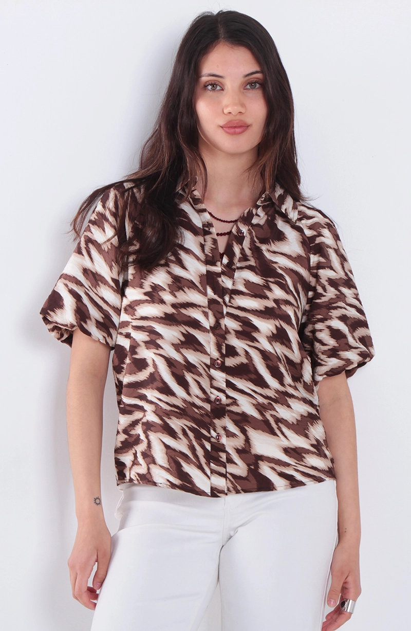 BLUSA ESTAMPADA MANGA CORTA ABOTONADA EN DELANTERO - 1