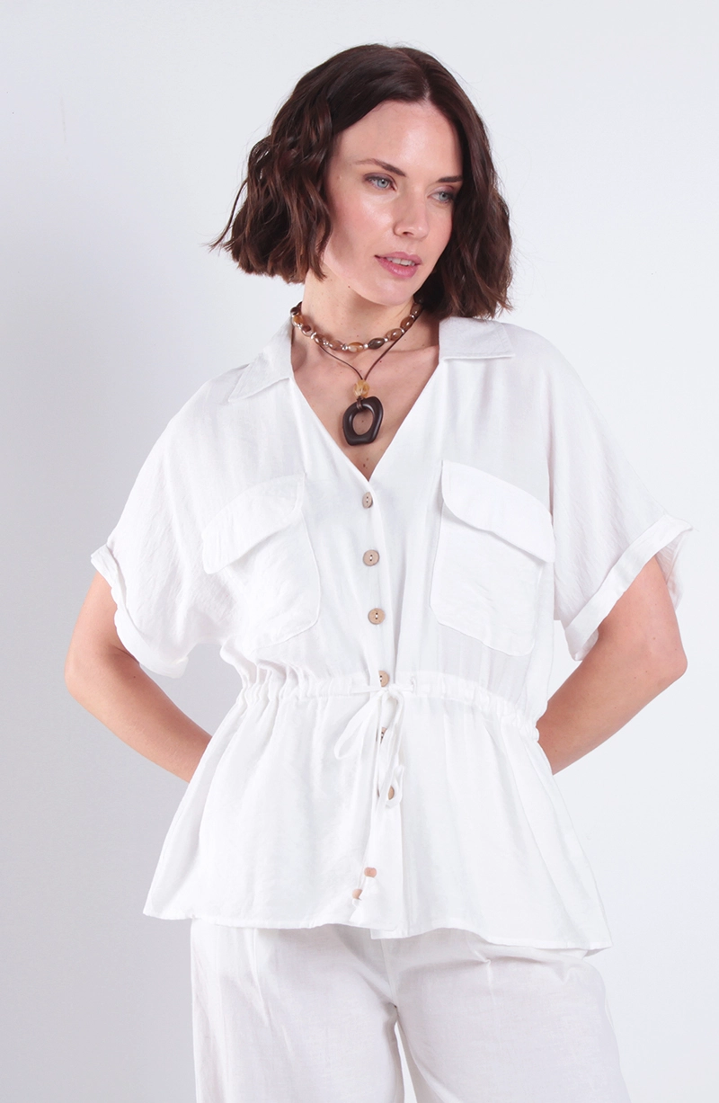 BLUSA MANGA CORTA ABOTONADA  DELANTERO CON CINTURA AJUSTABLE - 1