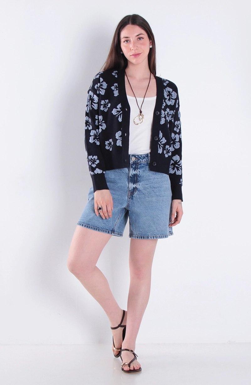 SHORT DENIM TIRO ALTO PRETINA BASICA 1 BOTON - 3