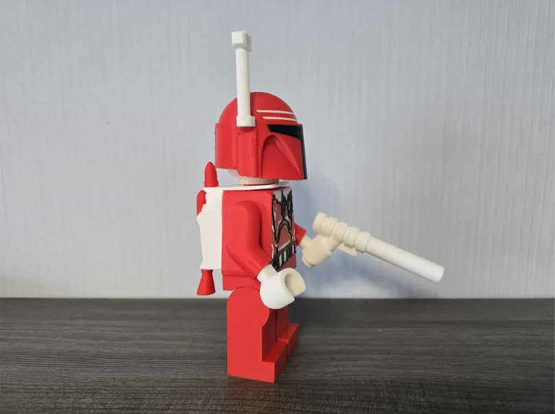 MANDALORIAN EDICION ROJA DE NAVIDAD - FIGURA NAVIDEÑA - 1