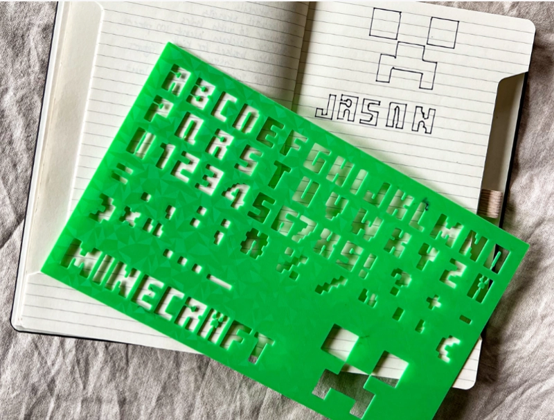 PLANTILLA DE ALFABETO Y NUMEROS CON FUENTE DE MINECRAFT - 1