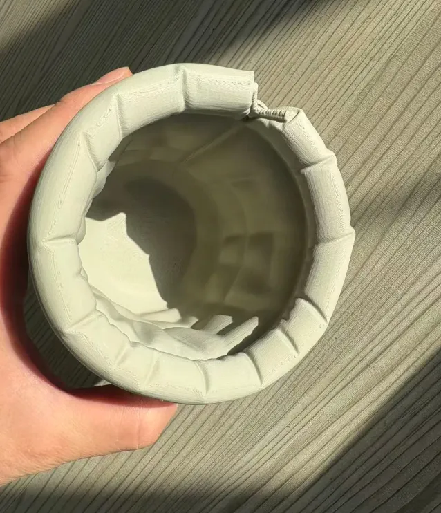 ORGANIZADOR DE ESCRITORIO ESTILO PLUMA CON CREMALLERA - 2