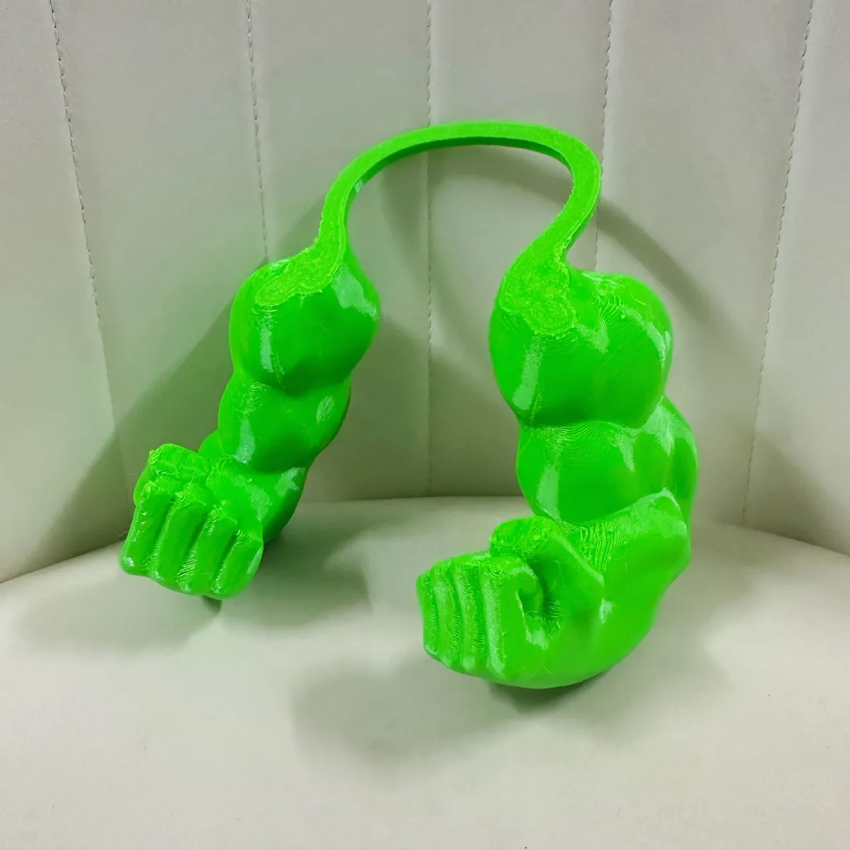 BRAZO DE HULK PARA MASCOTAS - 1