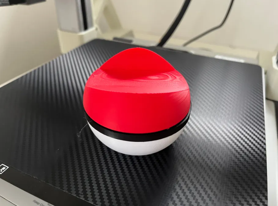 SOPORTE PARA MANDO PS5 FORMA DE POKEBOLA - 2