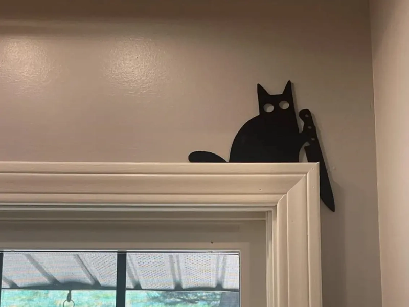 ESQUINERO DE PUERTA - GATO CON CUCHILLO - 1