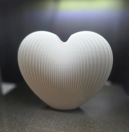 FIGURA DECORATIVA JARRON DECORATIVO CORAZON - 1