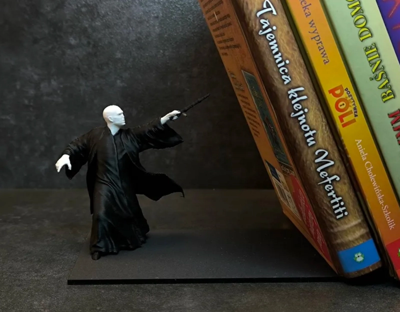SUJETA LIBROS - VOLDEMORT - 2