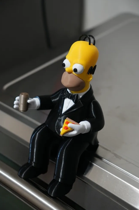FIGURA DECORATIVA HOMERO CON PIZZA Y CERVEZA - 1