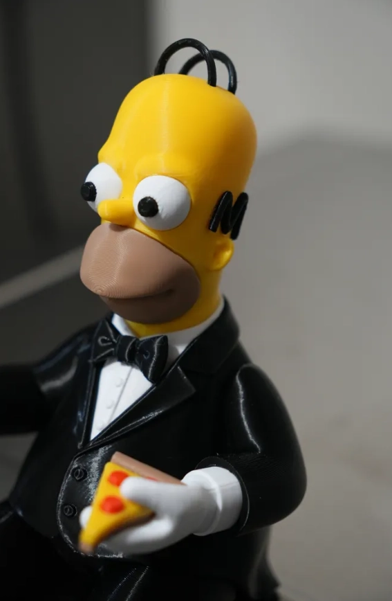 FIGURA DECORATIVA HOMERO CON PIZZA Y CERVEZA - 2