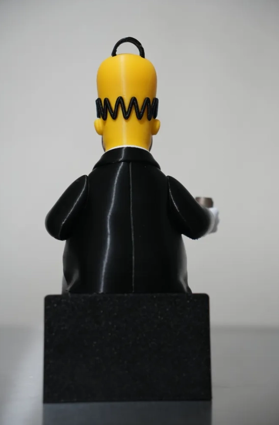 FIGURA DECORATIVA HOMERO CON PIZZA Y CERVEZA - 3