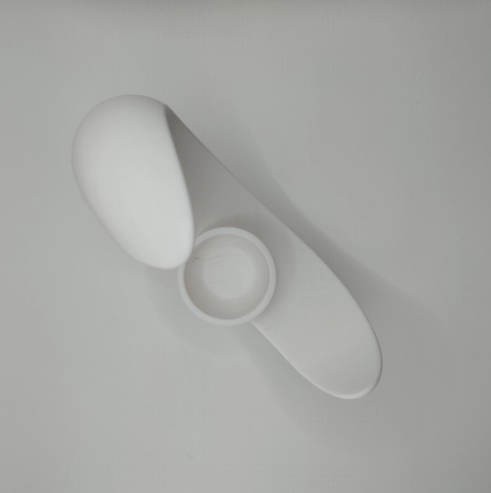 FIGURA DECORATIVA EN FORMA DE LUNA. - 1
