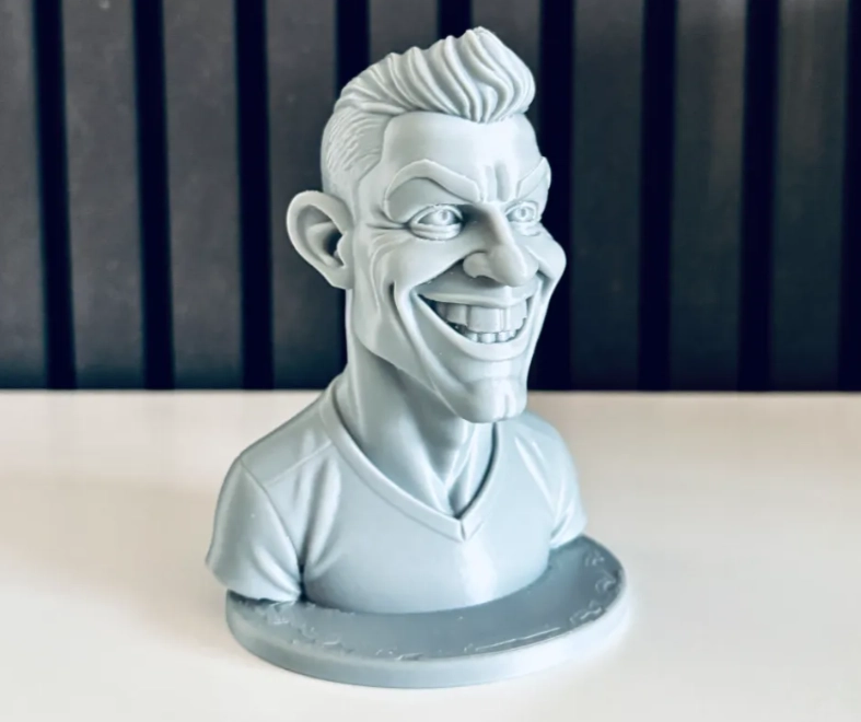 ESCULTURA DECORATIVA PRINTS PATRO- BUSTO DE CRISTIANO RONALDO - 1