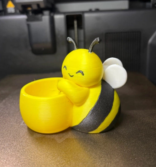 MACETERO PRINTS PATRO- ABEJA ADORABLE - 2