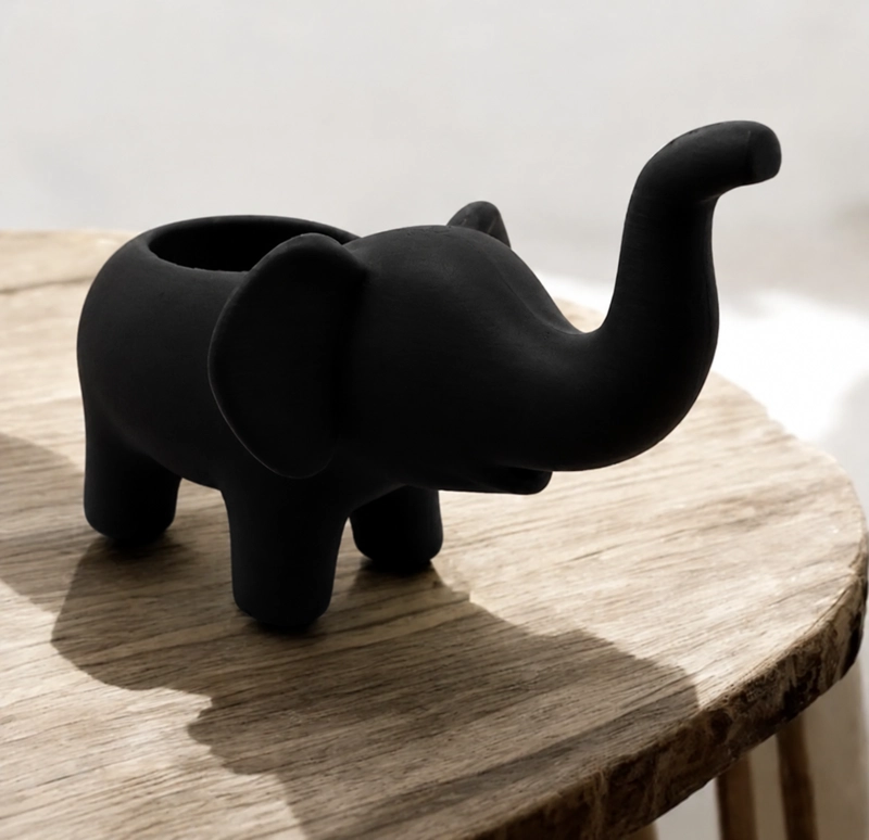 MACETERO DECORATIVO HOGAR- FORMA ELEFANTE 10 CM NEGRO - 5