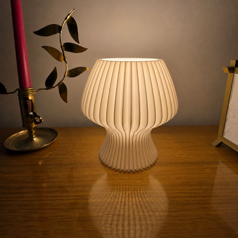 LAMPARA DE MESA DECORATIVA 3D MINIMALISTA LED BEIGE - 1