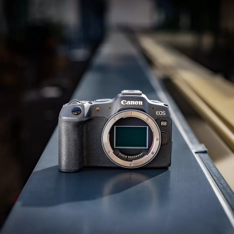 CAMARA CANON MIRRORLESS EOS R8 BODY - 2