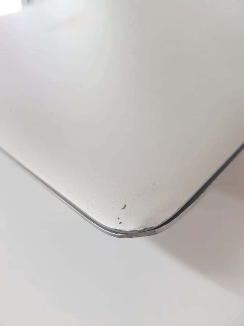 NOTEBOOK MACBOOK AIR A1466, 13', CORE I5, 250GB, 8GB, DETALLES EN EL CHASIS, SILVER-REACONDICIONADO - 2