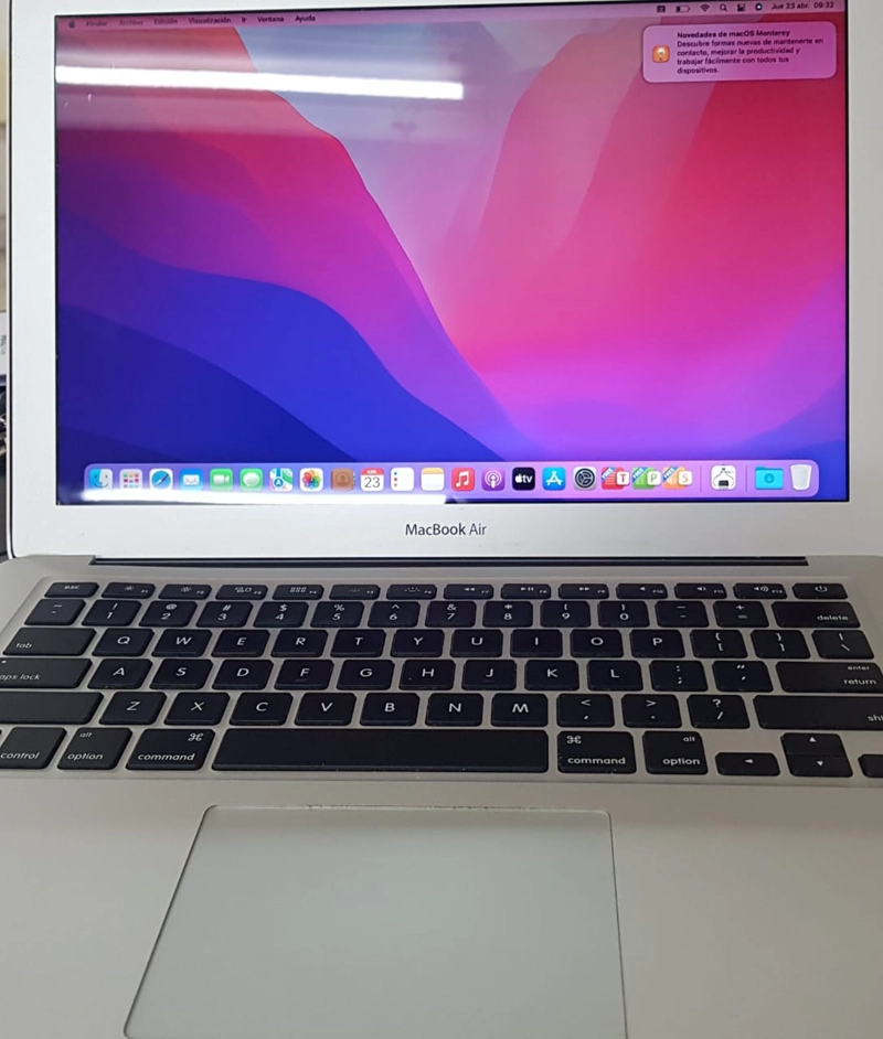 NOTEBOOK MACBOOK AIR A1466, 13', CORE I5, 250GB, 8GB, DETALLES EN EL CHASIS, SILVER-REACONDICIONADO - 4