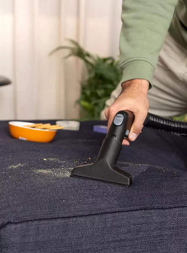 ASPIRADORA KARCHER  LAVA TAPICES 1000W SE4 BLANCA - 6