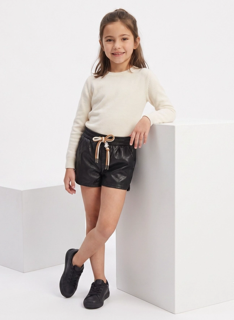 SHORT ECOCUERO NIÑA SIMIL CUERO CON CORDON AJUSTABLE - 2
