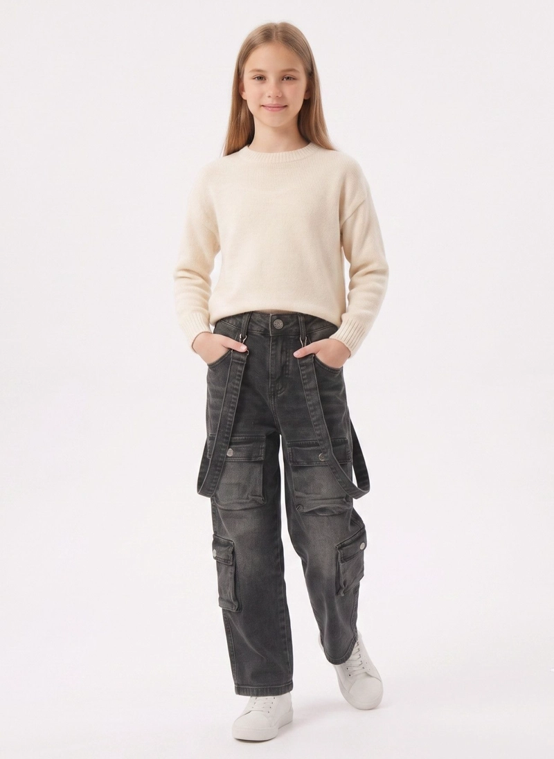 JEANS CARGO NIÑA CON TIRANTES Y BOLSILLOS MODA URBANA - 2