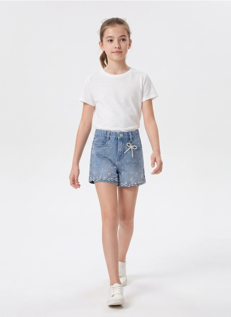 SHORT JEANS NIÑA CON PERLAS Y BORDADO DENIM CELESTE - 2