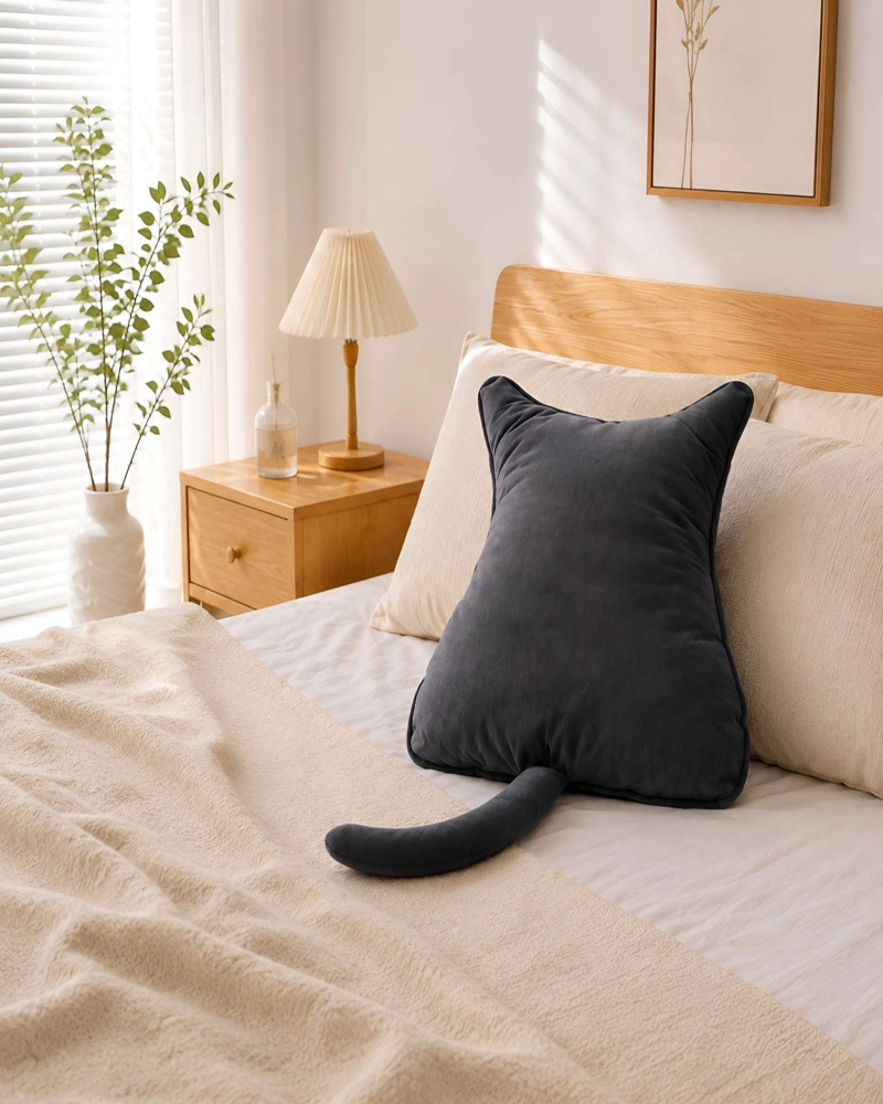 PACK DE 2 COJINES DECORATIVOS FELINOS EN TELA ATERCIOPELADA Y RELLENO ESPONJOSO - 1
