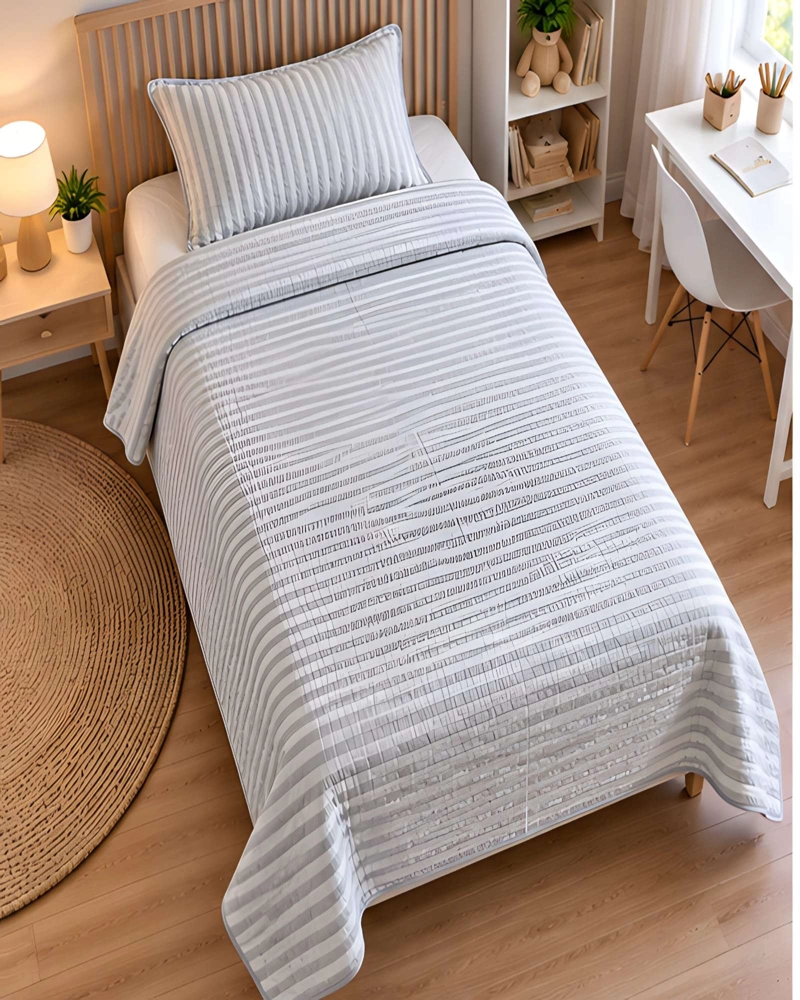 CONJUNTO CUBRECAMA 1.5 PLAZAS CON ALMOHADA Y FUNDA - 3