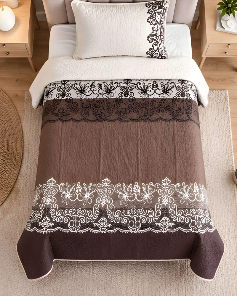 CONJUNTO CUBRECAMA 1.5 PLAZAS CON ALMOHADA Y FUNDA - 3