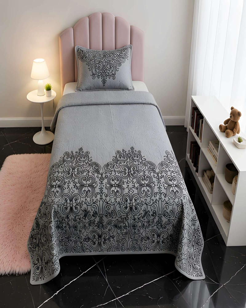 CONJUNTO CUBRECAMA 1.5 PLAZAS CON ALMOHADA Y FUNDA - 3