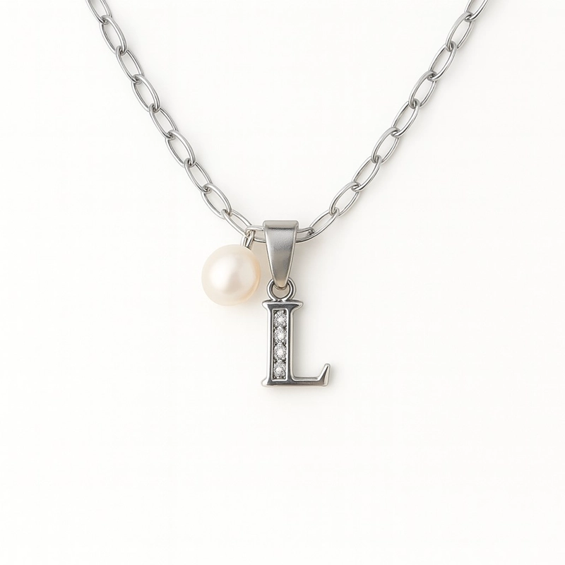 COLLAR LETRA L CIRCON PERLA DE RIO EN PLATA LEY 925 - 1