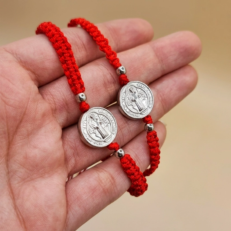 PACK 2 PULSERAS HILO ROJO SAN BENITO PROTECCION ACERO