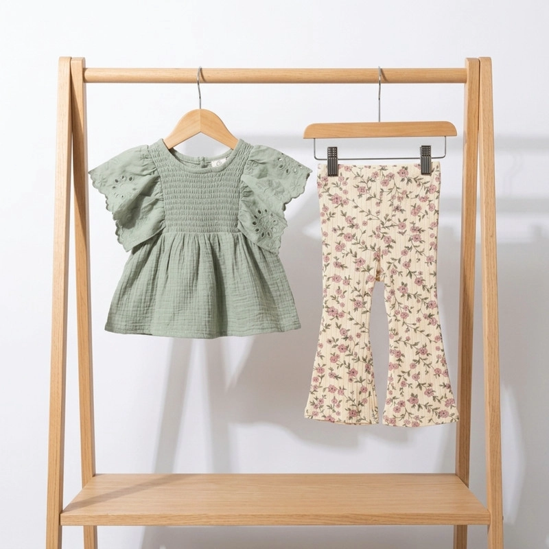 CONJUNTO PARA NIÑA DE POLERA Y PANTALON ESTAMPADO ACAMPANADO 2 PRENDAS - 1