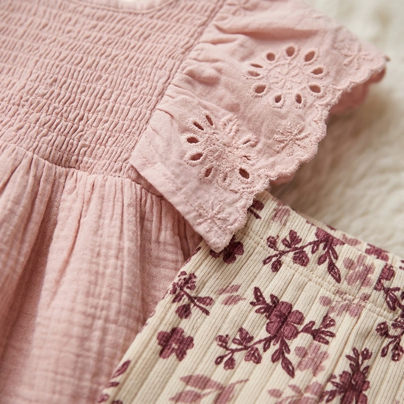 CONJUNTO PARA NIÑA DE POLERA Y PANTALON ESTAMPADO ACAMPANADO 2 PRENDAS - 4