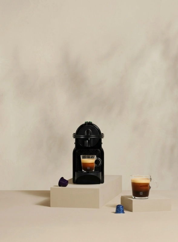 CAFETERA NESPRESSO INISSIA NEGRA - 4