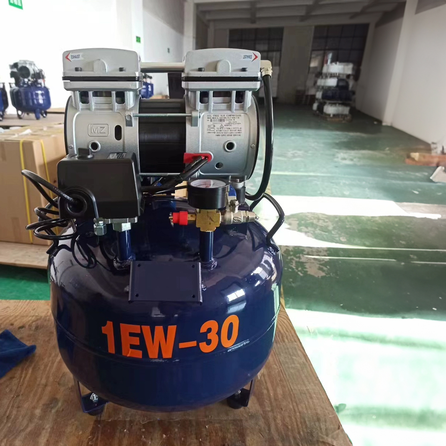 COMPRESOR DENTAL SILENCIOSO 1.5HP 30LITROS - 2