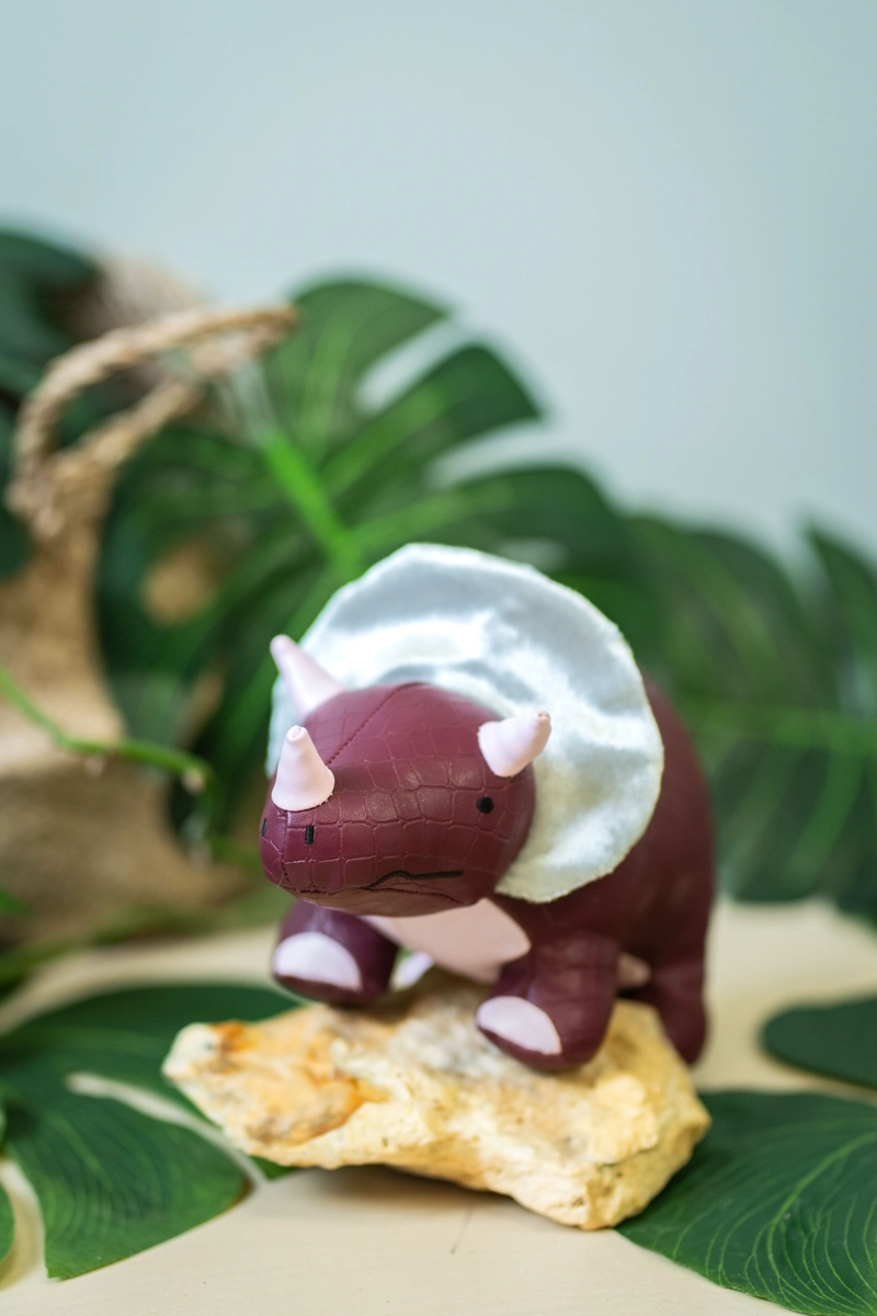 PENELOPE EL TRICERATOPS - DINO FRIENDS - 4